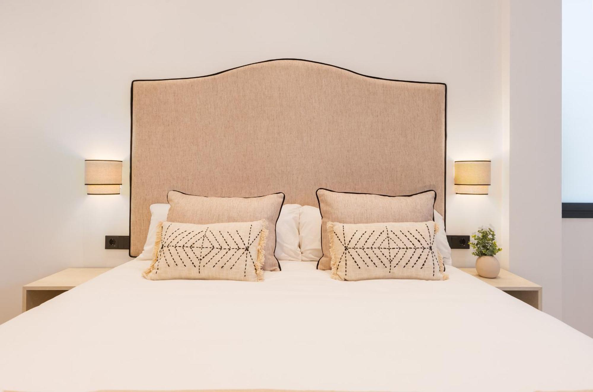 New Design Apartment - Private Patio - Gallos 2 Seville Ngoại thất bức ảnh