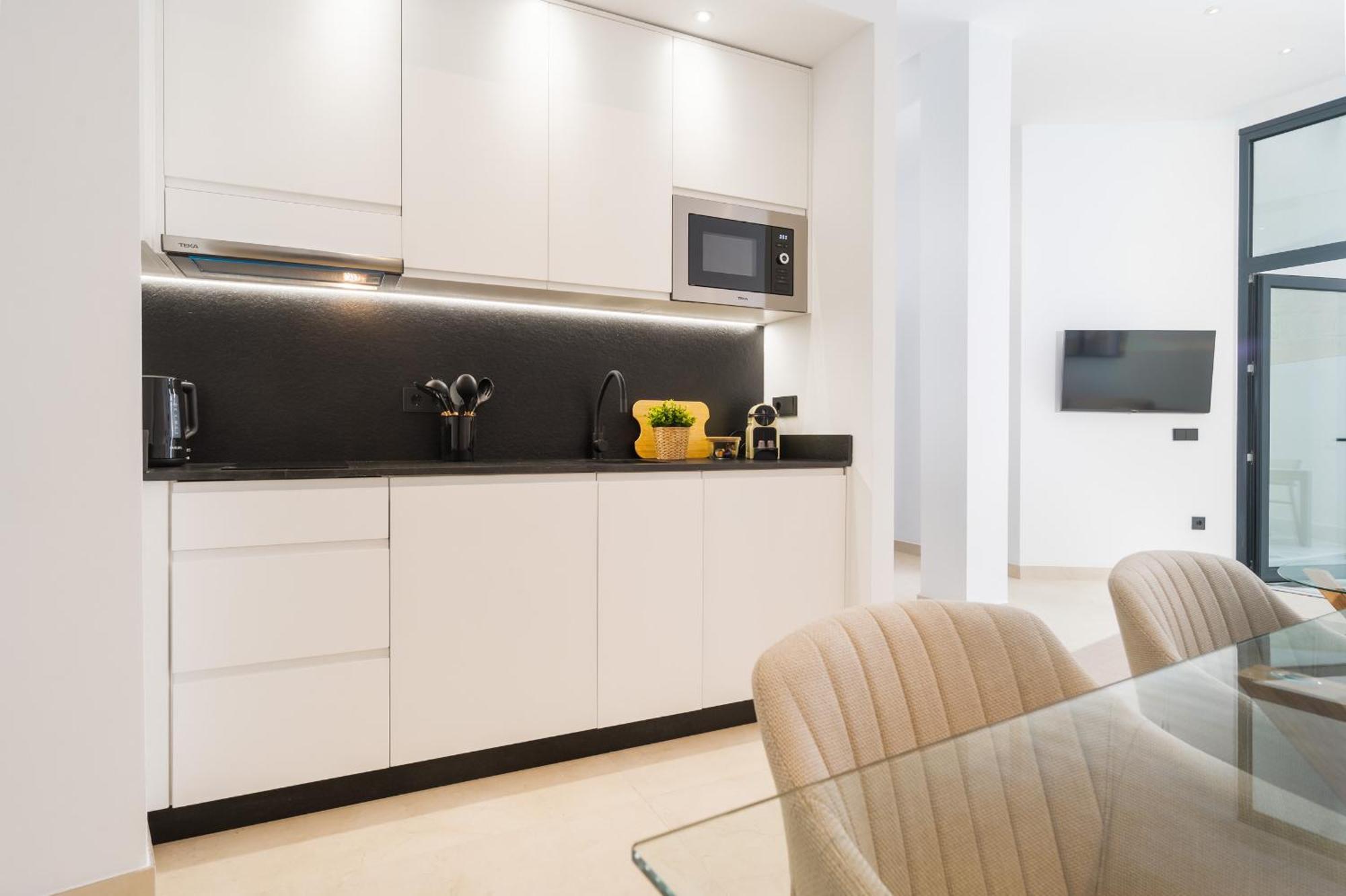 New Design Apartment - Private Patio - Gallos 2 Seville Ngoại thất bức ảnh