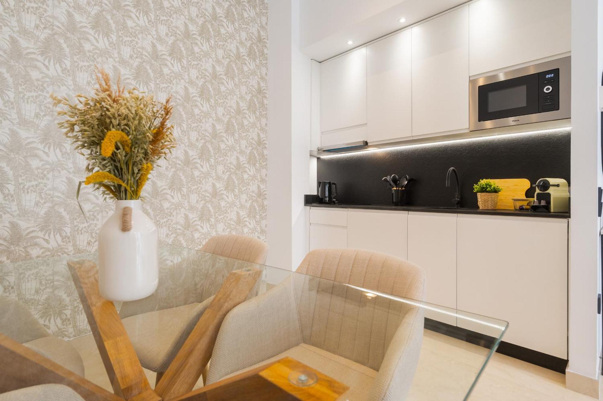 New Design Apartment - Private Patio - Gallos 2 Seville Ngoại thất bức ảnh